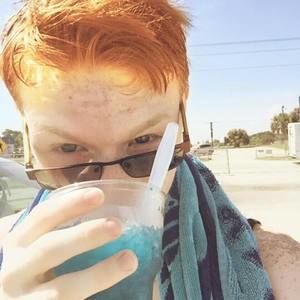 Meet your Posher, Avery